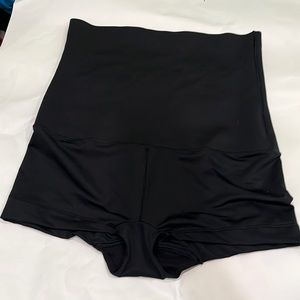 Maidenform L Shapewear